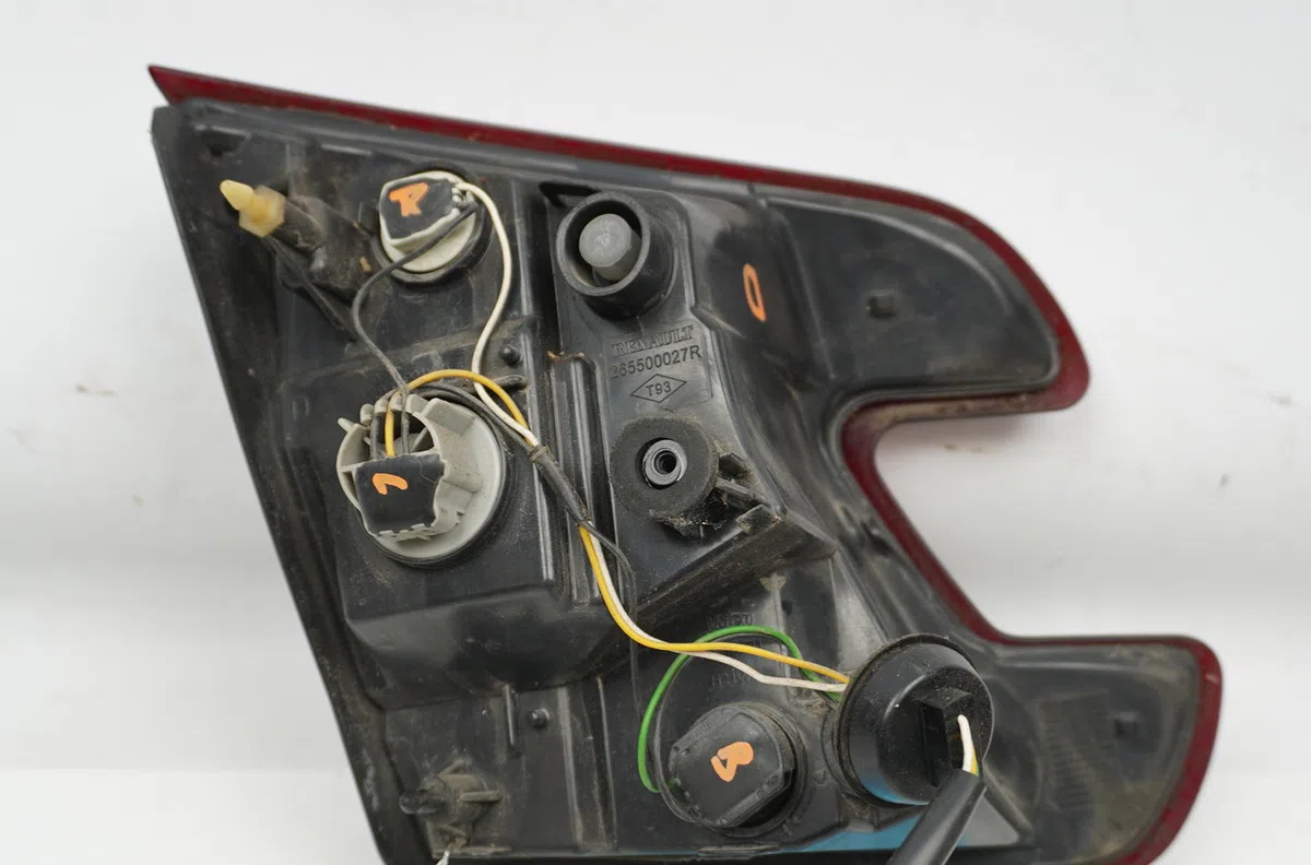 Feu arrière intérieur droit Renault MEGANE II Break (KM0-1_) 1.9 dci (2005-2009) occasion