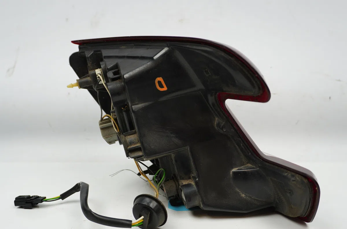 Feu arrière intérieur droit Renault MEGANE II Break (KM0-1_) 1.9 dci (2005-2009) occasion