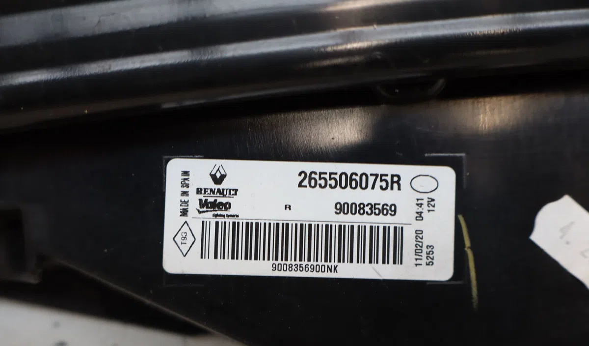 Feu arrière intérieur droit Renault MEGANE IV 3-5 portes (B9A-M-N_) 1.3 tce 140 (b9nb) (2018) occasion