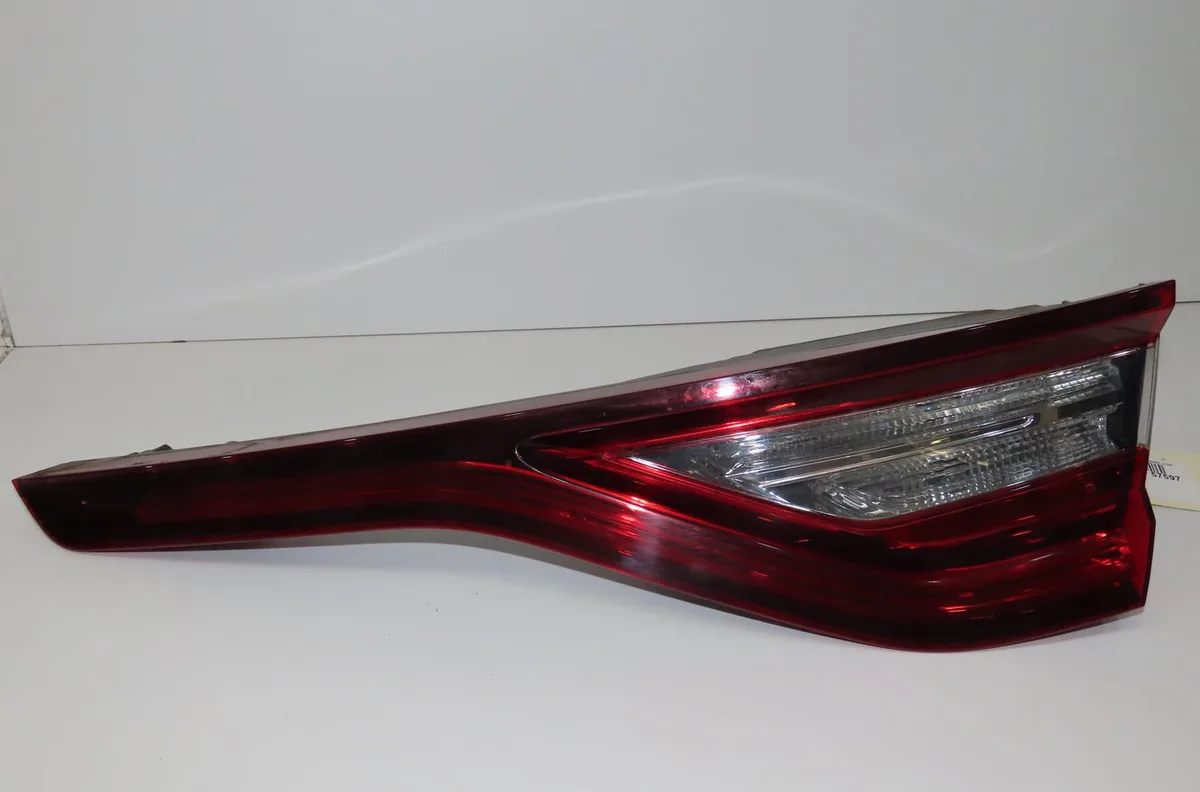 Feu arrière intérieur droit Renault MEGANE IV 3-5 portes (B9A-M-N_) 1.5 dci 90 (b9a1) (2015) occasion