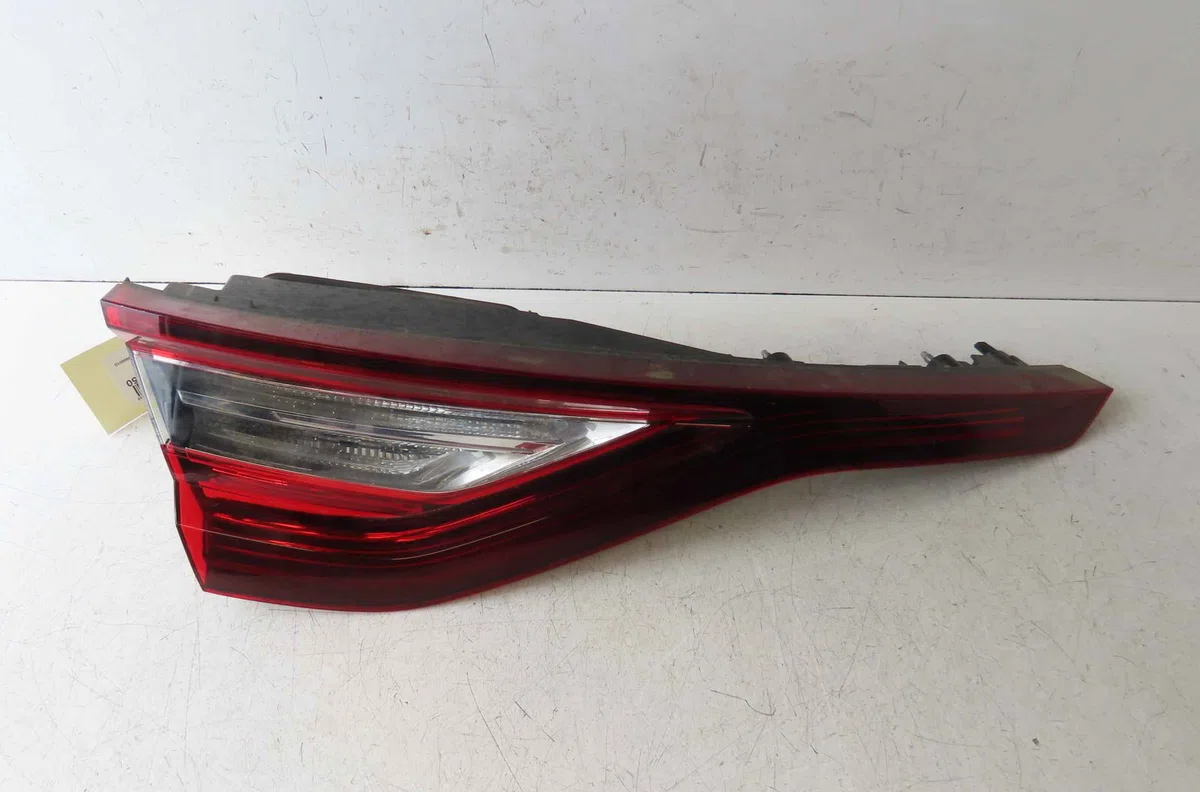 Feu arrière intérieur droit RENAULT MEGANE IV occasion
