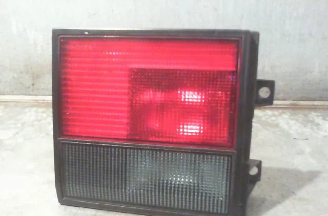 Feu arrière intérieur droit RENAULT R21 1986 occasion