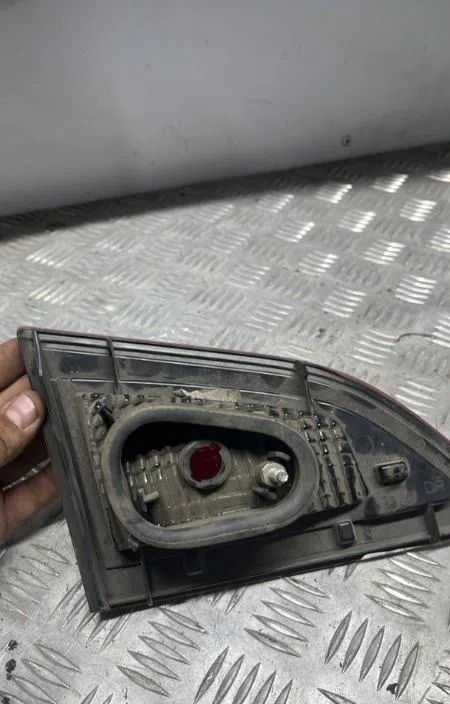 Feu arrière intérieur droit RENAULT SCENIC 3 PHASE 1 occasion