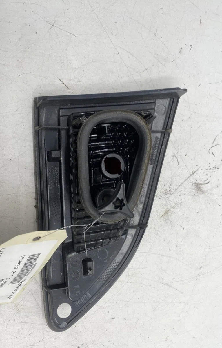 Feu arrière intérieur droit Renault SCÉNIC III (JZ0-1_) 1.6 dci (jz00, jz12) (2011) 5 portes occasion