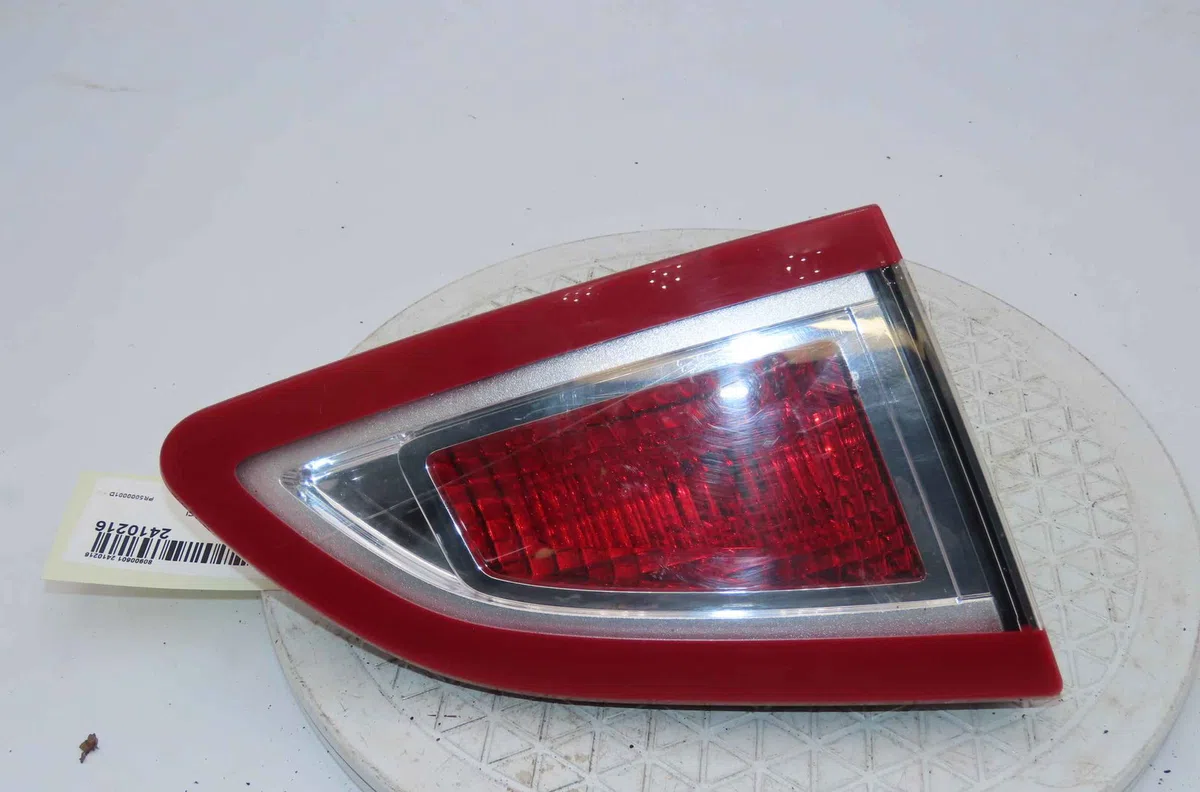 Feu arrière intérieur droit RENAULT SCENIC III occasion