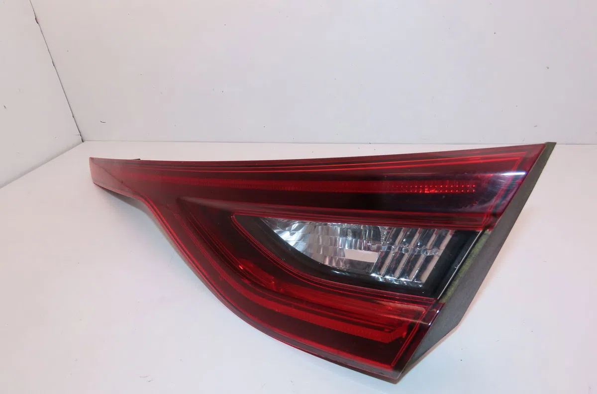 Feu arrière intérieur droit Renault TALISMAN (LP_) 1.6 tce 150 (2015) occasion