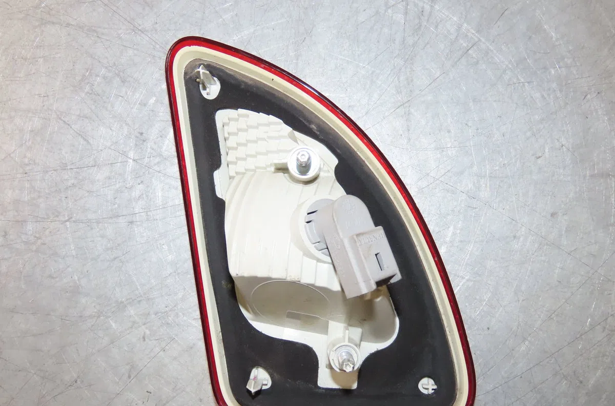 Feu arrière intérieur droit Renault TWINGO II (CN0_) 1.5 dci 90 (2010) occasion