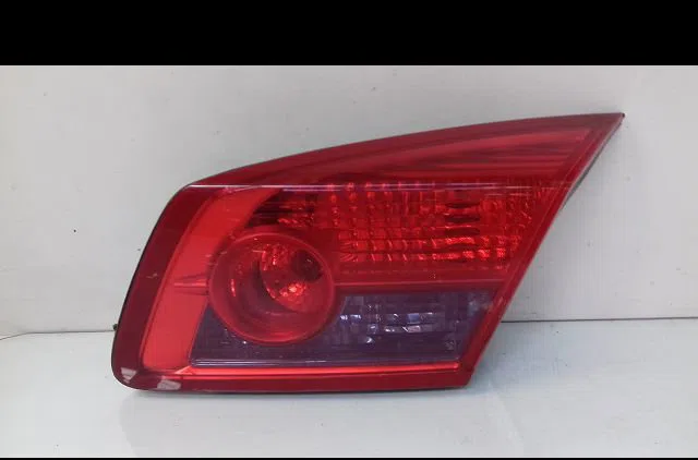 Feu arrière intérieur droit Renault VEL SATIS (BJ0_) 2.2 dci (bj0e, bj0f, bj0g, bj0h) (2004) occasion