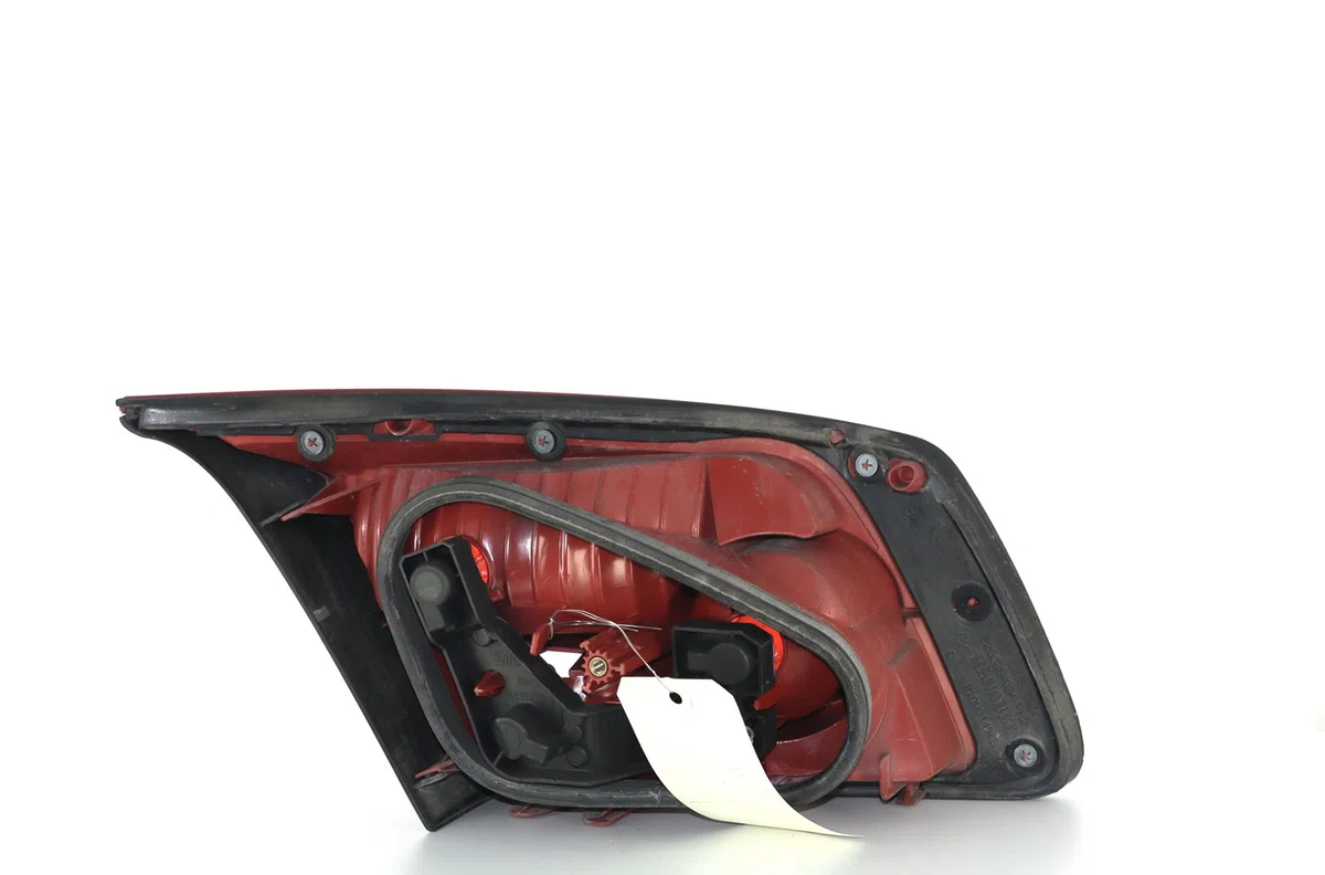 Feu arrière intérieur droit Renault VEL SATIS (BJ0_) 3.5 v6 (bj0r, bj0v, bj0u) (2002) occasion
