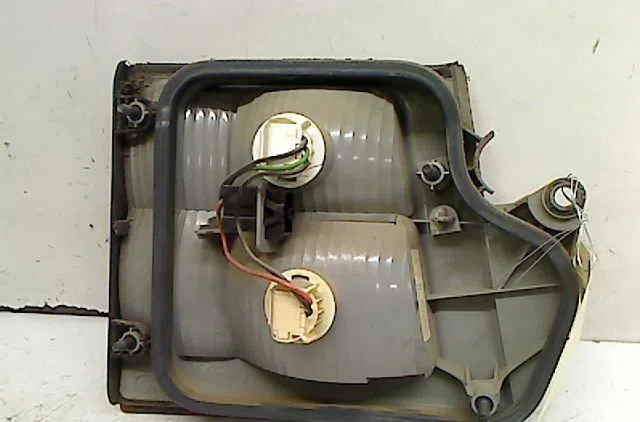 Feu arrière intérieur droit Saab 9-5 Break (YS3E) 2.2 tid (2002-2009) occasion