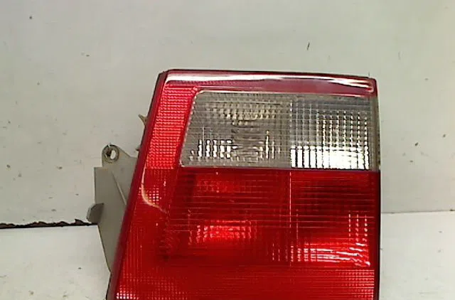 Feu arrière intérieur droit Saab 9-5 Break (YS3E) 2.2 tid (2002-2009) occasion