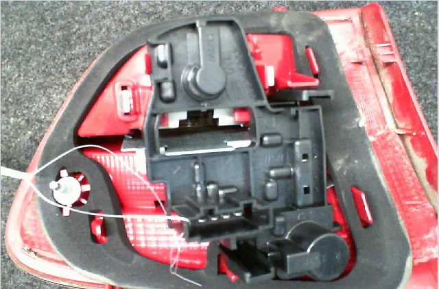 Feu arrière intérieur droit SEAT IBIZA IV Phase 1 ST 05-2010--01-2012 1.6 TDI 90ch occasion