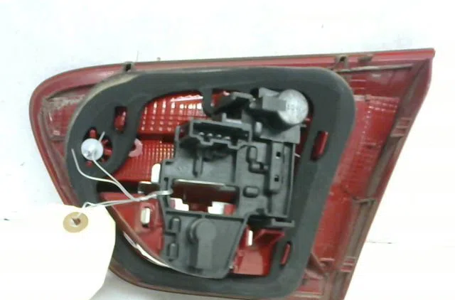 Feu arrière intérieur droit Seat IBIZA IV ST (6J8, 6P8) 1.2 tdi (2010-2015) occasion