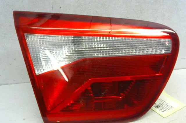 Feu arrière intérieur droit Seat IBIZA IV ST (6J8, 6P8) 1.2 tdi (2010-2015) occasion