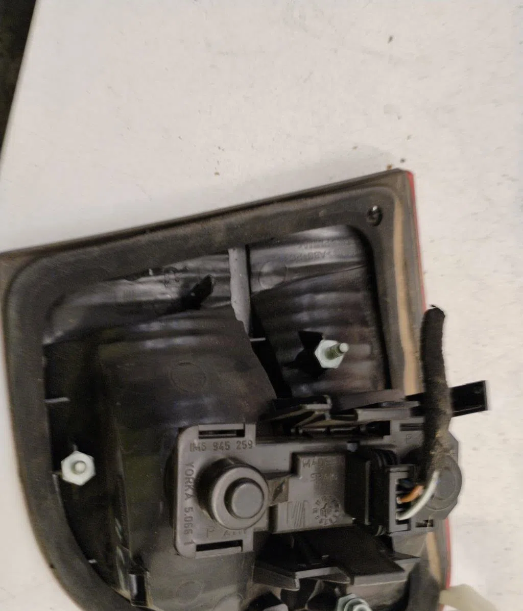 Feu arrière intérieur droit Seat LEON (1M1) 1.9 tdi (1999-2006) occasion