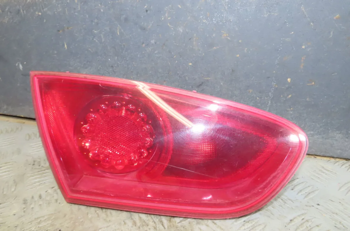 Feu arrière intérieur droit Seat LEON (1P1) 1.6 tdi (2010-2012) occasion