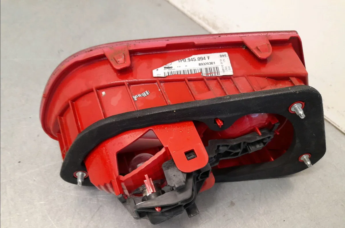 Feu arrière intérieur droit Seat LEON (1P1) 1.9 tdi (2005-2010) 5 portes occasion