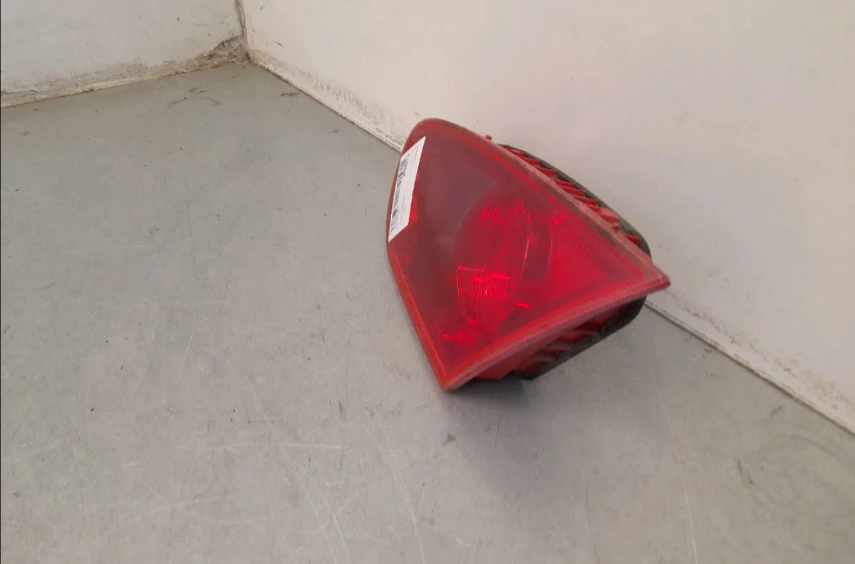 Feu arrière intérieur droit Seat LEON (1P1) 1.9 tdi (2005-2010) 5 portes occasion