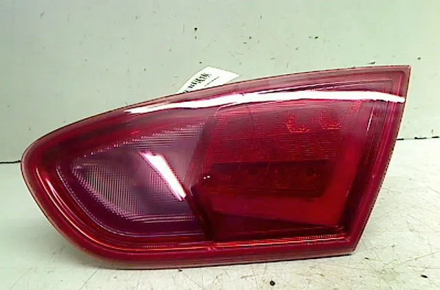 Feu arrière intérieur droit Seat LEON (1P1) 2.0 tdi 16v (2005-2012) occasion