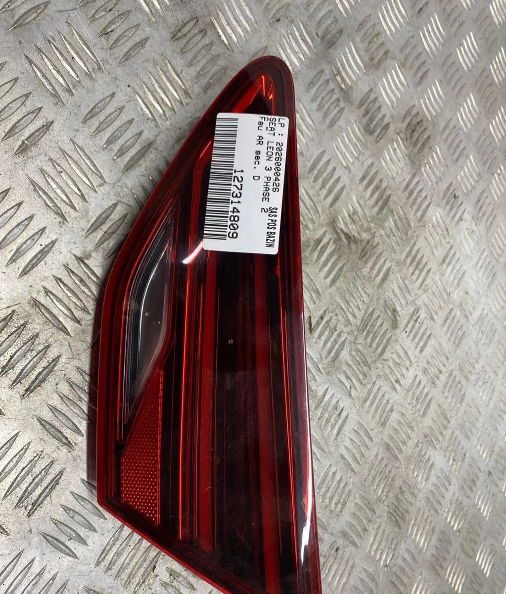 Feu arrière intérieur droit SEAT LEON 3 PHASE 2 occasion