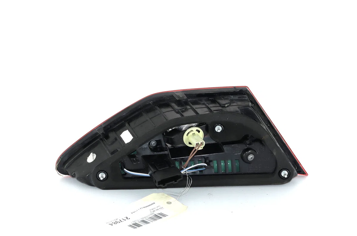 Feu arrière intérieur droit Seat LEON (5F1) 1.4 tsi (2012-2016) occasion