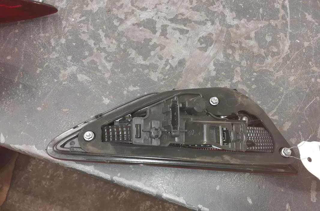 Feu arrière intérieur droit Seat LEON (5F1) 1.6 tdi (2012-2020) occasion