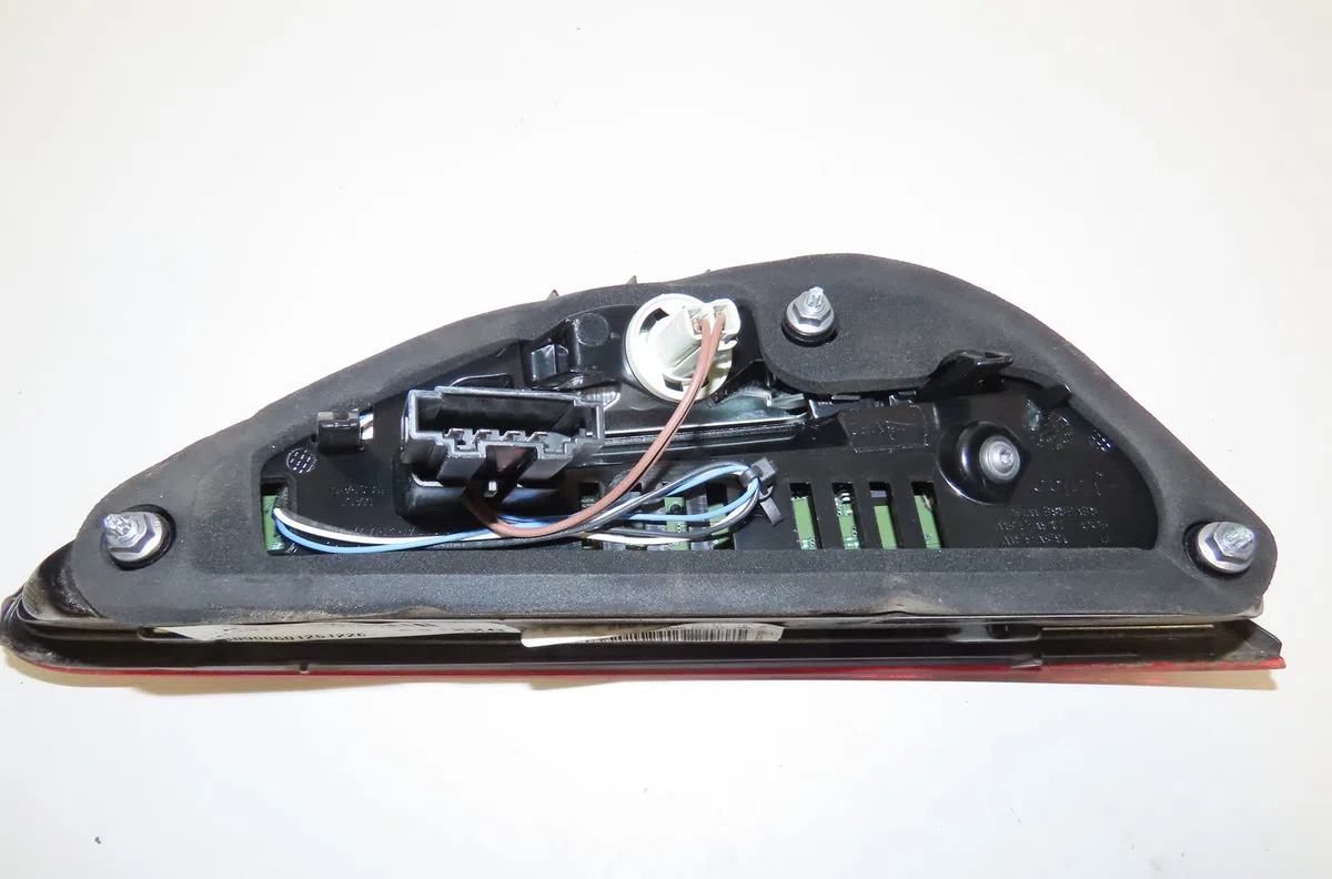 Feu arrière intérieur droit Seat LEON ST (5F8) 1.0 tsi (2015-2020) occasion