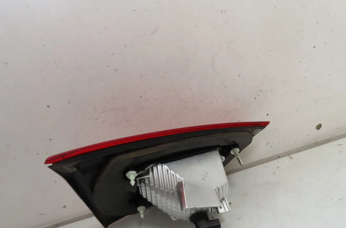 Feu arrière intérieur droit SUZUKI SX4 occasion