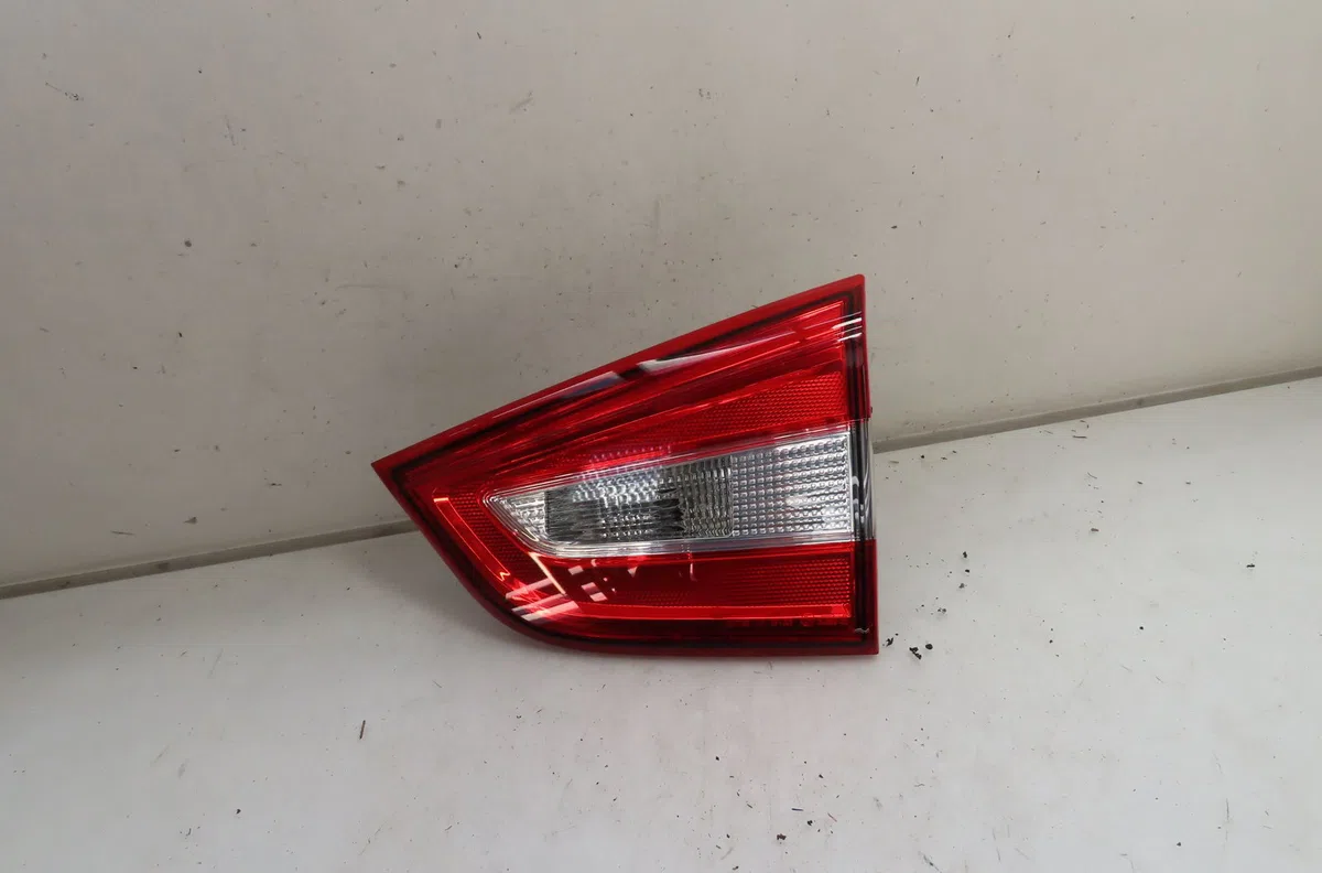 Feu arrière intérieur droit SUZUKI SX4 occasion