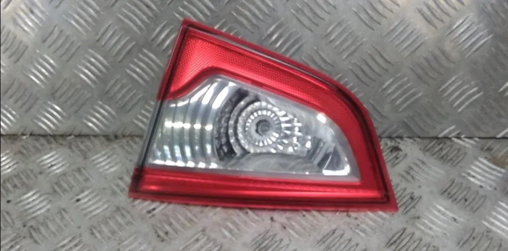 Feu arrière intérieur droit Suzuki SX4 S-CROSS (JY) 1.6 ddis (akk 416d) (2013) occasion
