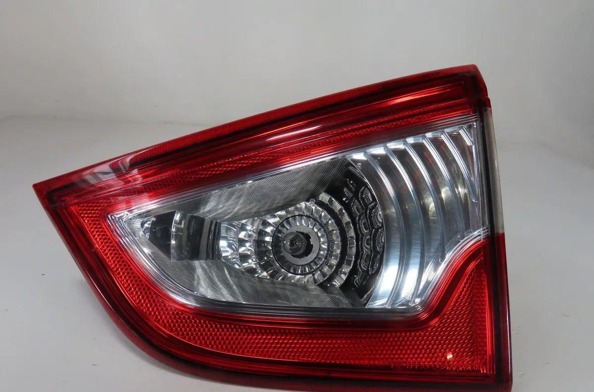 Feu arrière intérieur droit Suzuki SX4 S-CROSS (JY) 1.6 ddis allgrip (akk 416d) (2013) occasion