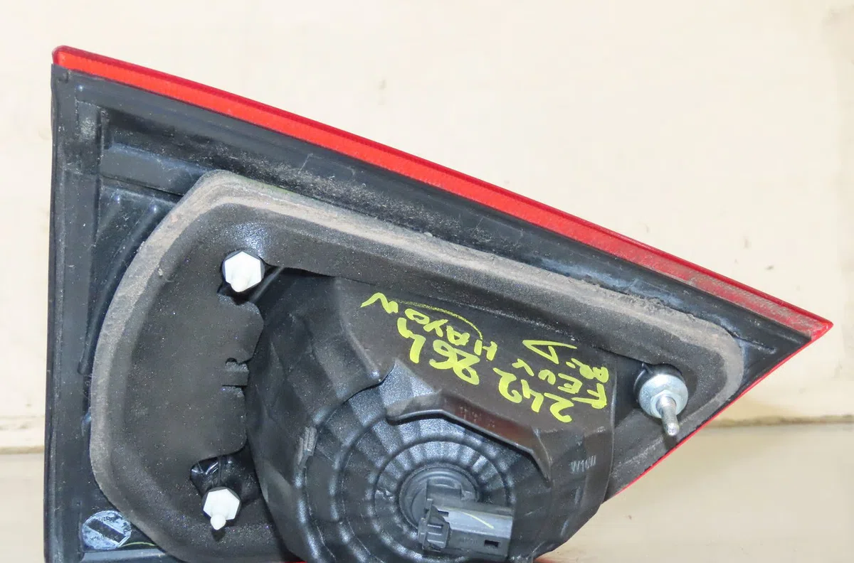 Feu arrière intérieur droit Suzuki SX4 S-CROSS (JY) 1.6 ddis allgrip (akk 416d) (2013) occasion