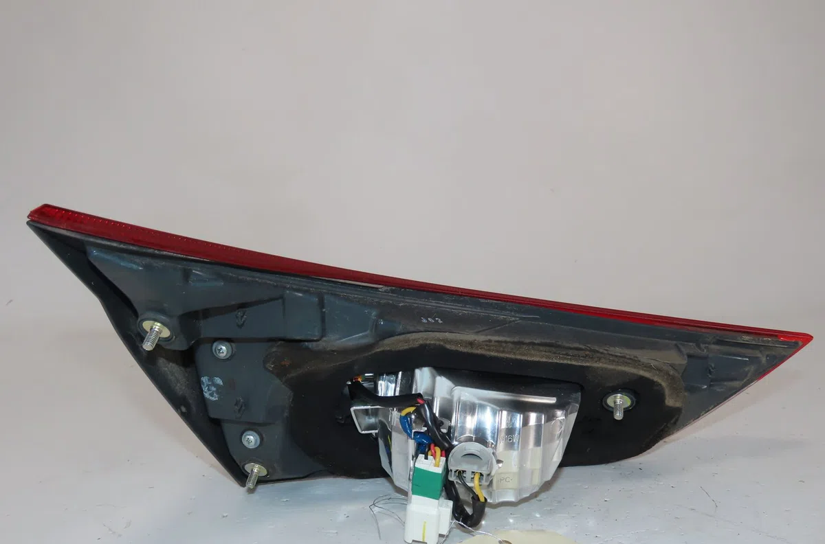 Feu arrière intérieur droit Toyota AURIS (_E18_) 1.2 (nre185_) (2015-2018) occasion