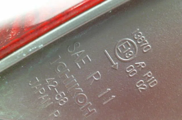 Feu arrière intérieur droit Toyota RAV 4 IV (_A4_) 2.0 d (ala40_) (2012-2018) occasion
