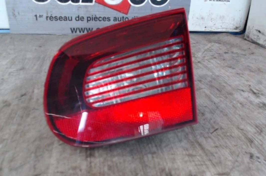 Feu arrière intérieur droit VOLKSWAGEN EOS CABRIO PHASE 1 occasion