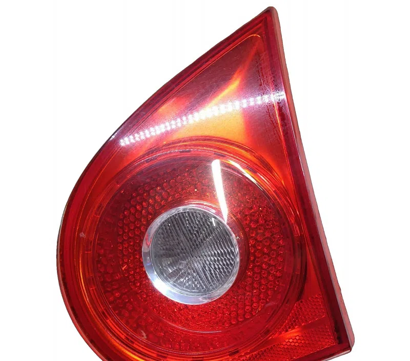 FEU ARRIERE INTERIEUR DROIT VOLKSWAGEN GOLF 1K6945094E