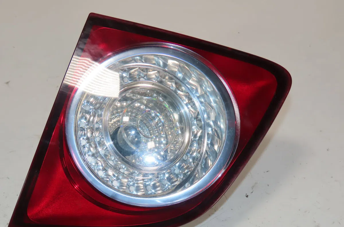 Feu arrière intérieur droit Volkswagen GOLF PLUS V (5M1, 521) 1.6 fsi (2004-2008) occasion