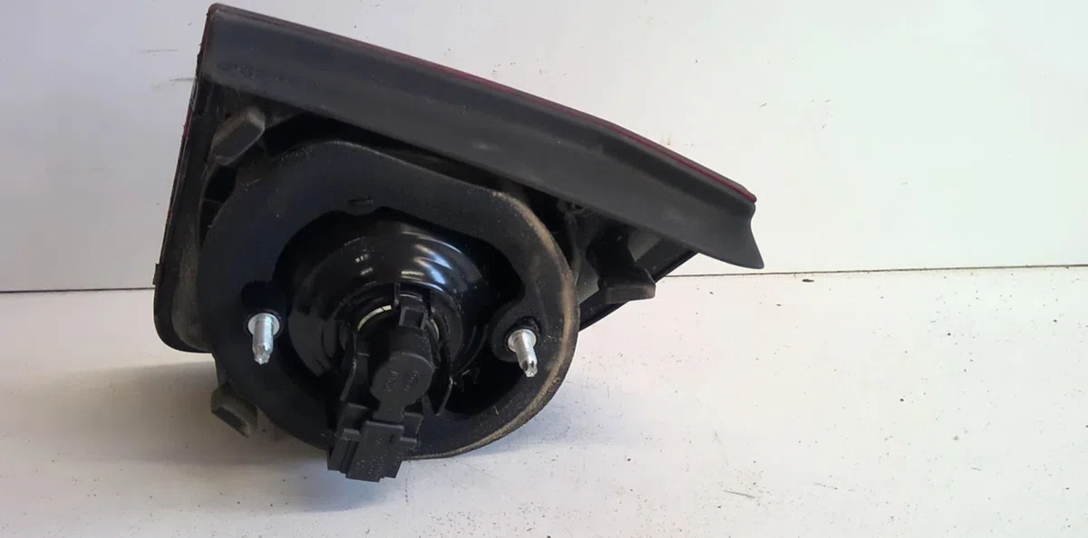 Feu arrière intérieur droit Volkswagen GOLF PLUS V (5M1, 521) 1.9 tdi (2005-2009) 5 portes occasion