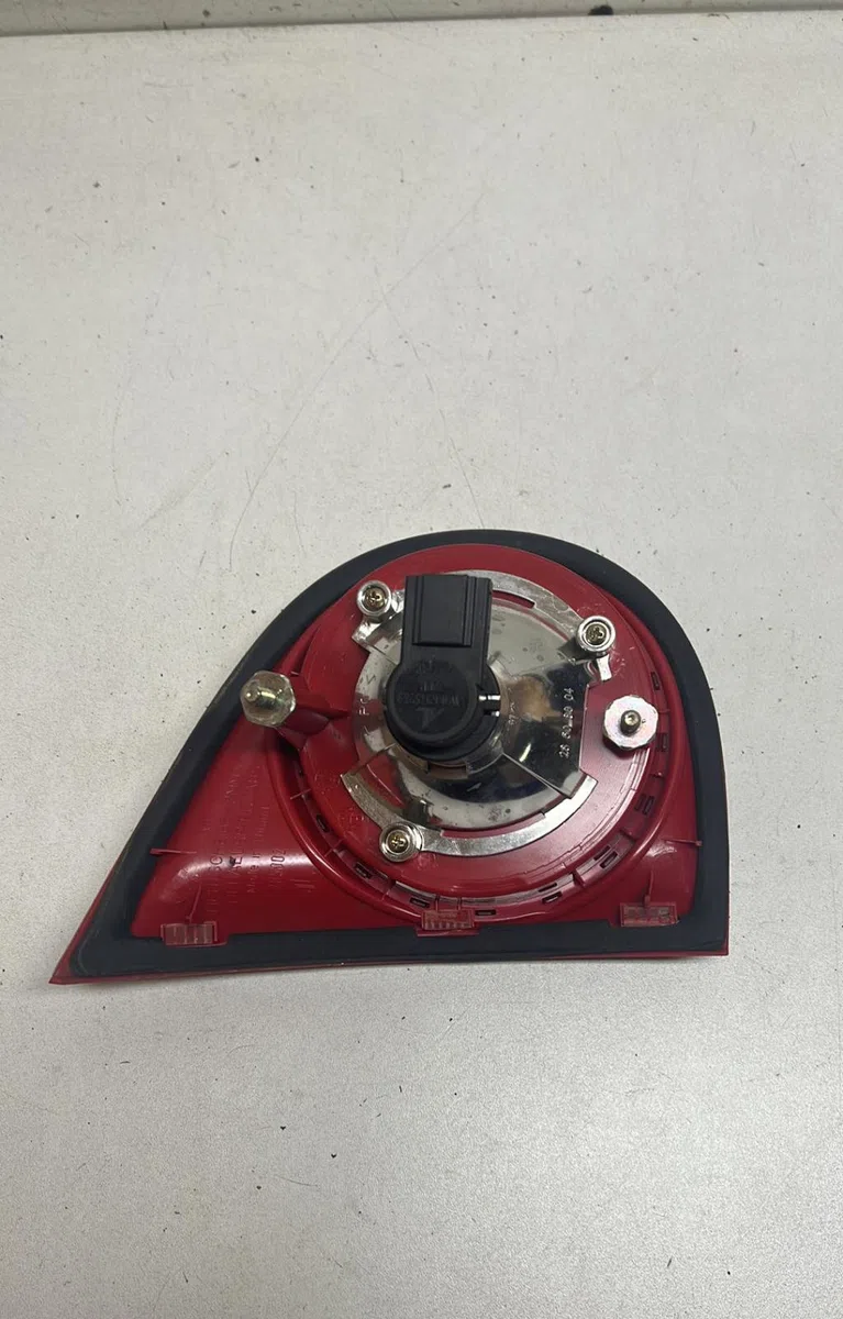 Feu arrière intérieur droit Volkswagen GOLF V (1K1) 1.4 fsi (2003-2006) occasion