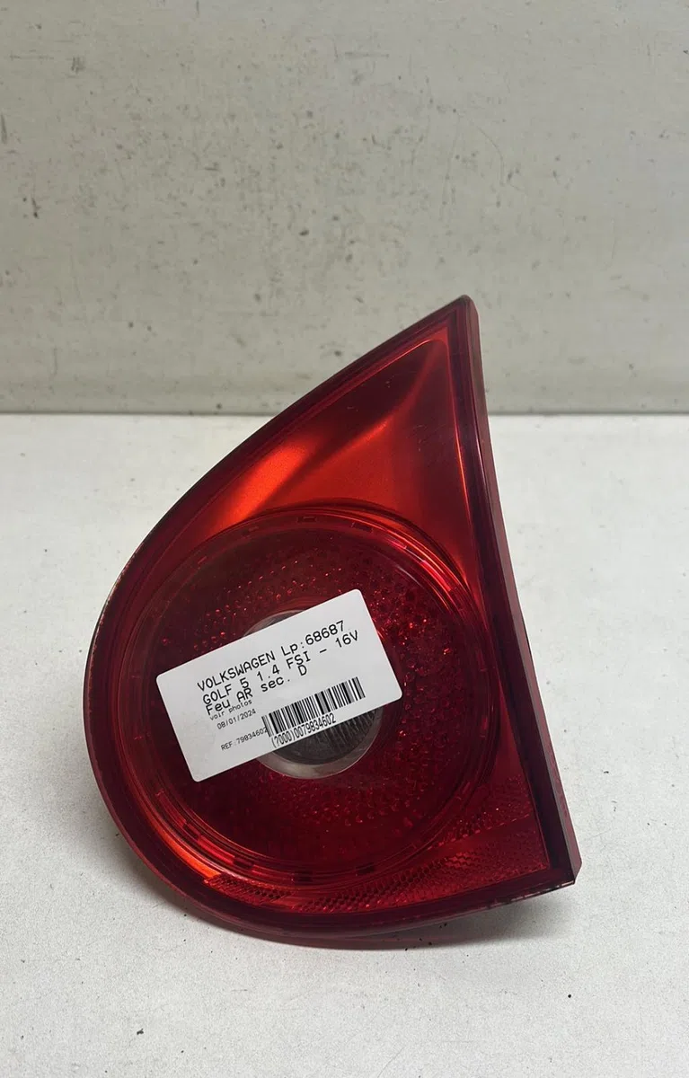 Feu arrière intérieur droit Volkswagen GOLF V (1K1) 1.4 fsi (2003-2006) occasion