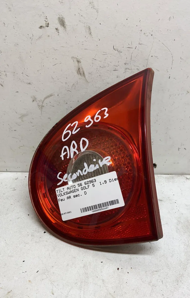 Feu arrière intérieur droit Volkswagen GOLF V (1K1) 1.9 tdi (2003-2008) 5 portes occasion