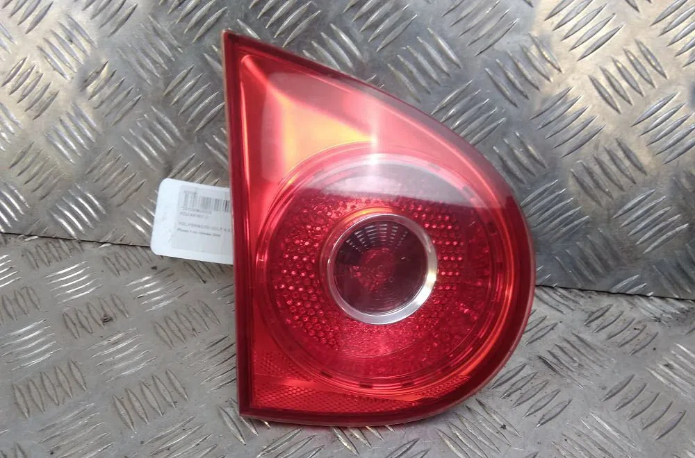 Feu arrière intérieur droit Volkswagen GOLF V (1K1) 2.0 tdi 16v (2003-2008) occasion