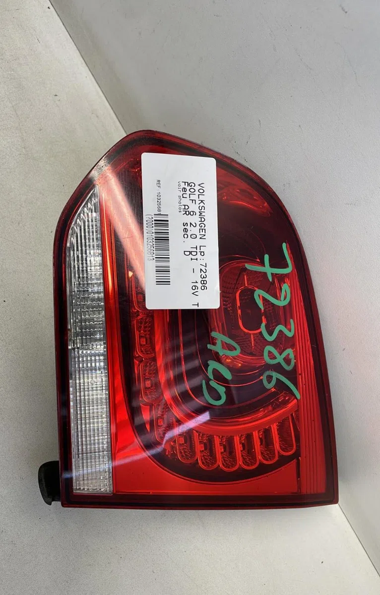 Feu arrière intérieur droit Volkswagen GOLF VI (5K1) 2.0 tdi (2008-2013) occasion