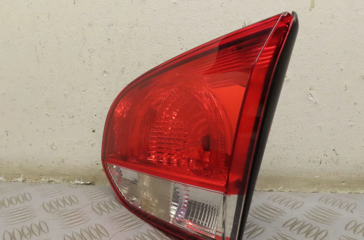 Feu arrière intérieur droit Volkswagen GOLF VI (5K1) 2.0 tdi 4motion (2009-2012) occasion