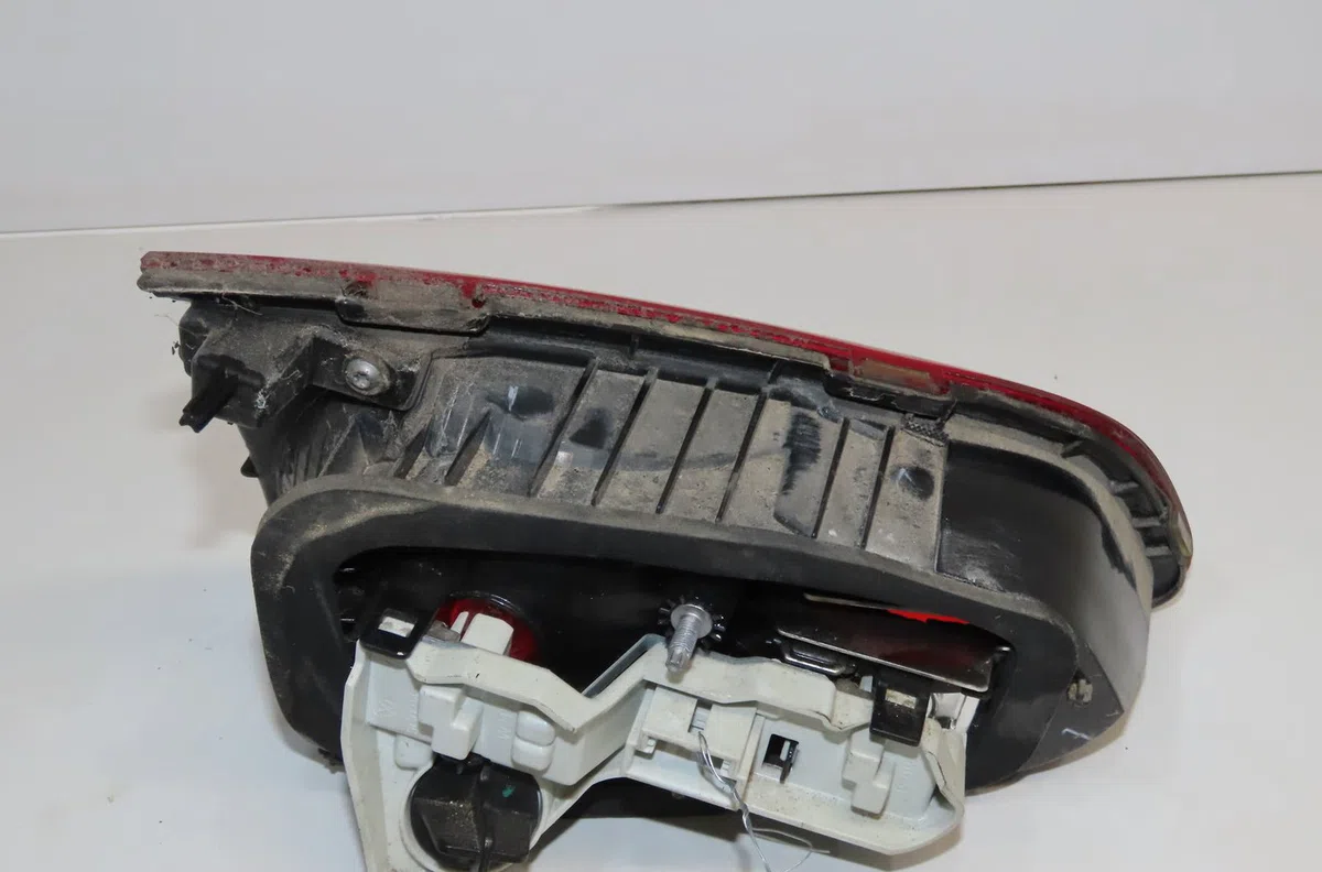 Feu arrière intérieur droit Volkswagen GOLF VII (5G1, BQ1, BE1, BE2) 1.4 tsi (2014-2020) occasion