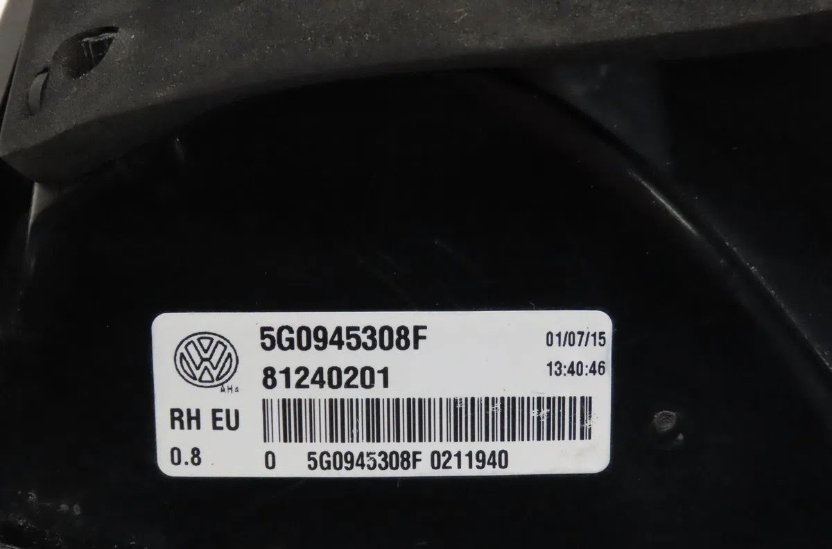 Feu arrière intérieur droit Volkswagen GOLF VII (5G1, BQ1, BE1, BE2) 1.4 tsi (2014-2020) occasion