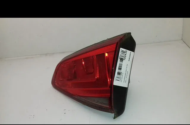 Feu arrière intérieur droit Volkswagen GOLF VII (5G1, BQ1, BE1, BE2) 1.6 tdi (2012-2017) occasion