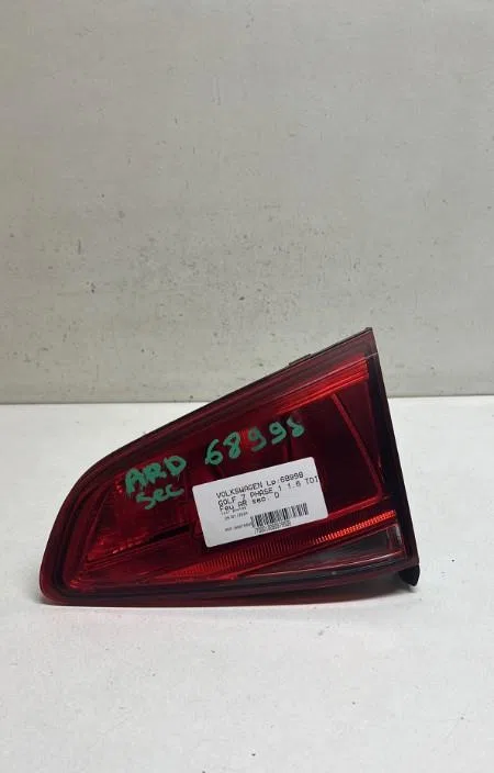 Feu arrière intérieur droit Volkswagen GOLF VII (5G1, BQ1, BE1, BE2) 1.6 tdi (2012-2017) occasion