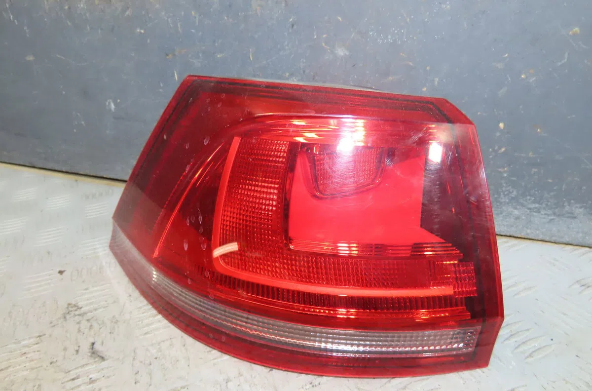 Feu arrière intérieur droit Volkswagen GOLF VII Variant (BA5, BV5) 1.4 tsi (2014-2020) occasion