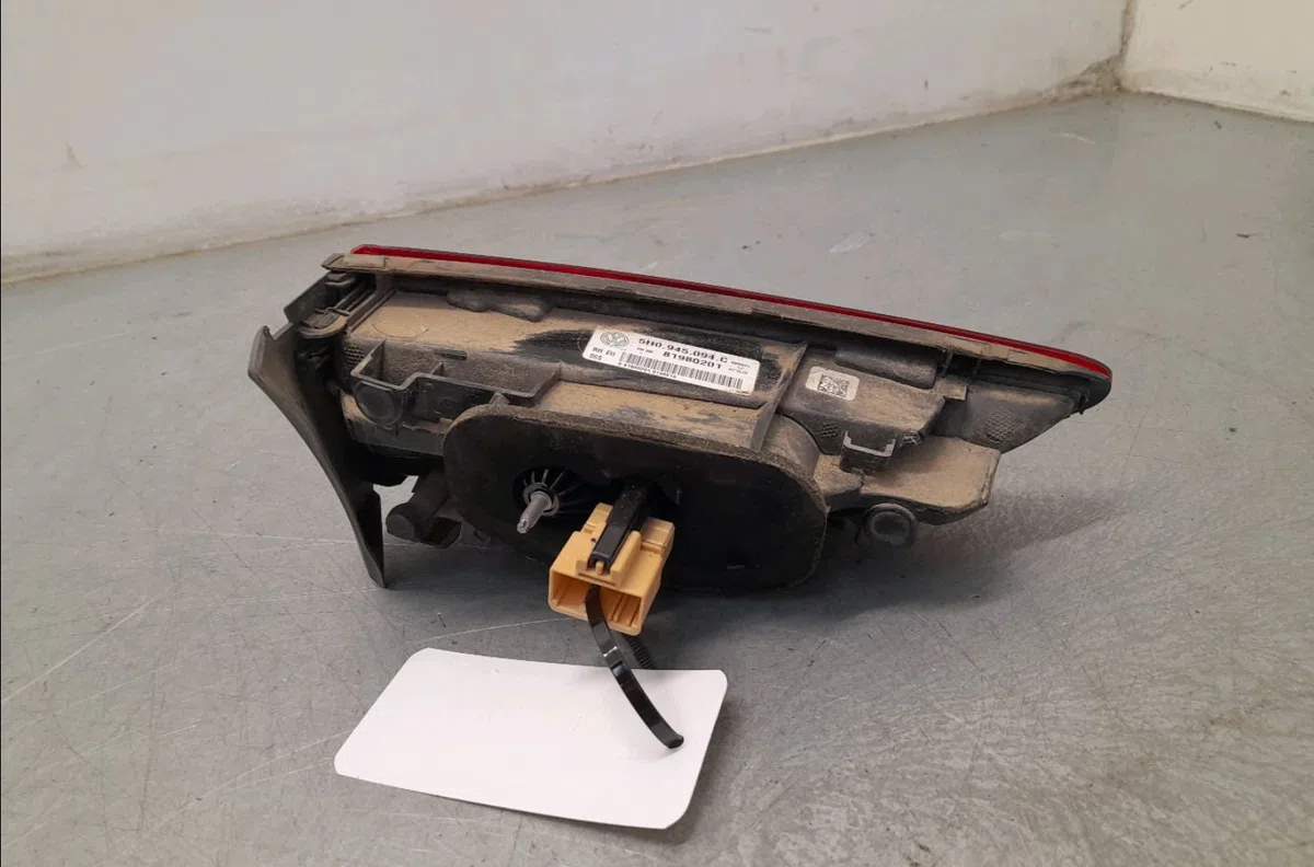 Feu arrière intérieur droit Volkswagen GOLF VIII (CD1) 1.0 etsi (2020) occasion